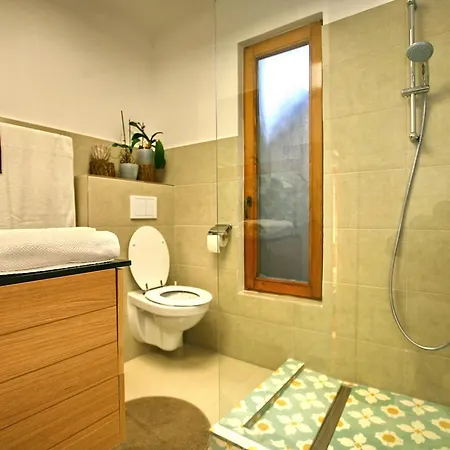 Andrea Apartment *